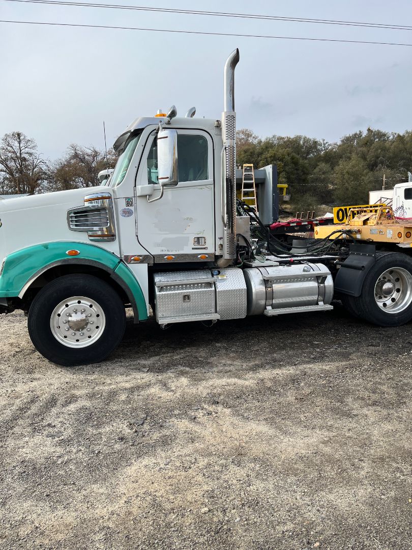 2013 FREIGHTLINER Coronado 122SD - Image 5